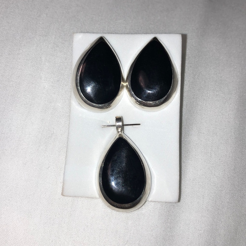 925 Sterling Silver earrings & pendant
